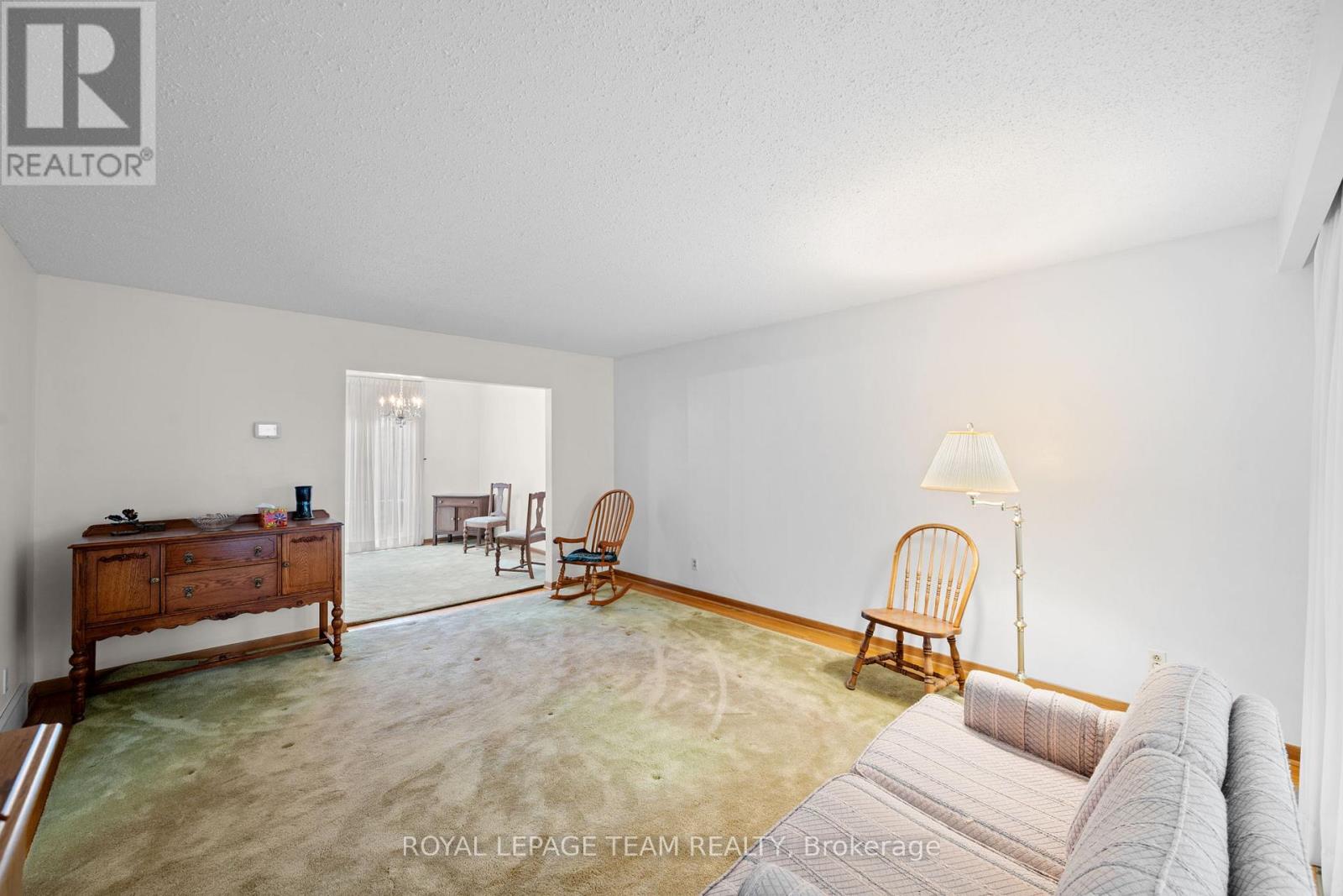 7 Centrepark Drive Property Photo 5