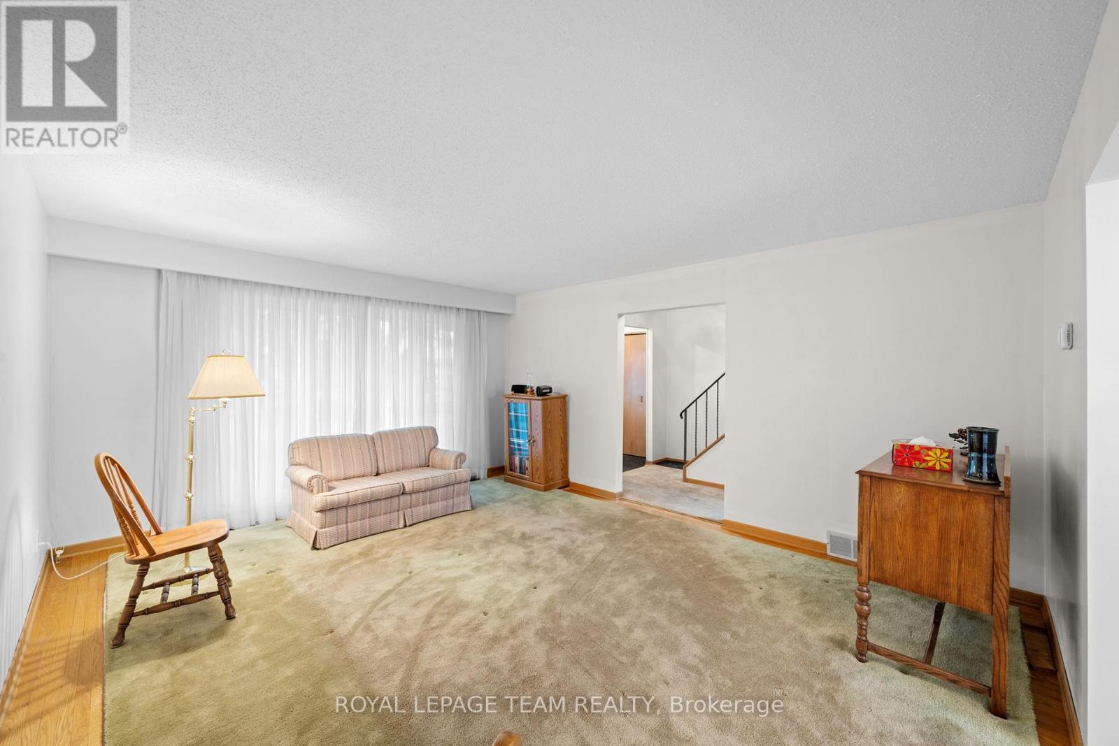 7 Centrepark Drive Property Photo 7