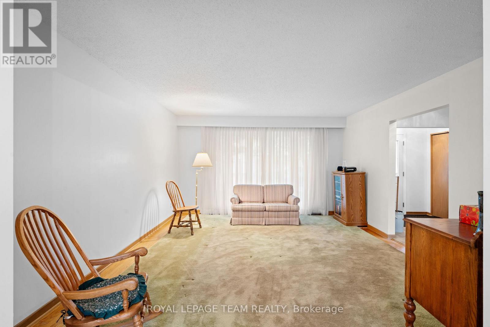 7 Centrepark Drive Property Photo 8