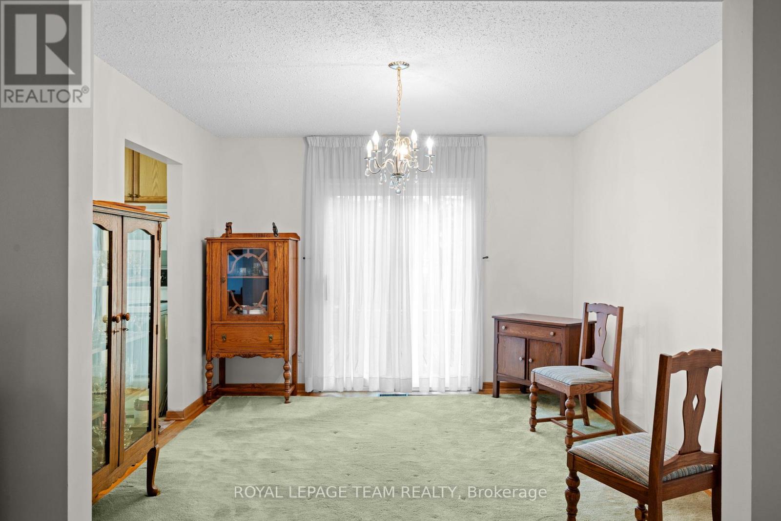 7 Centrepark Drive Property Photo 9