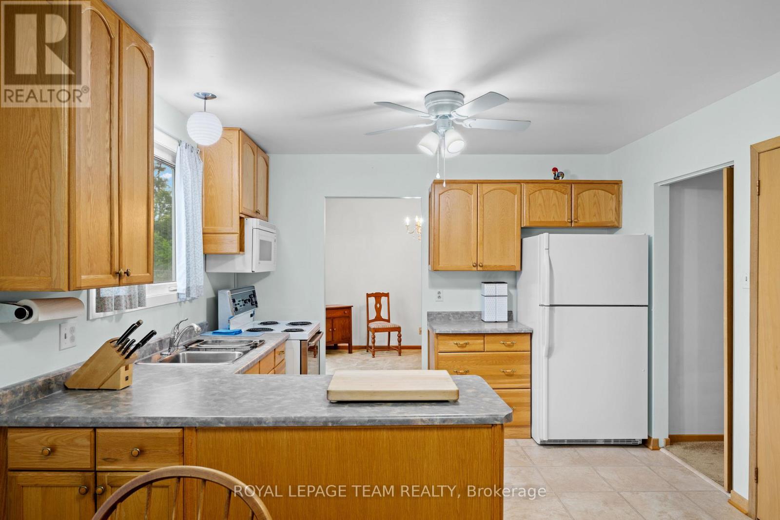 7 Centrepark Drive Property Photo 13