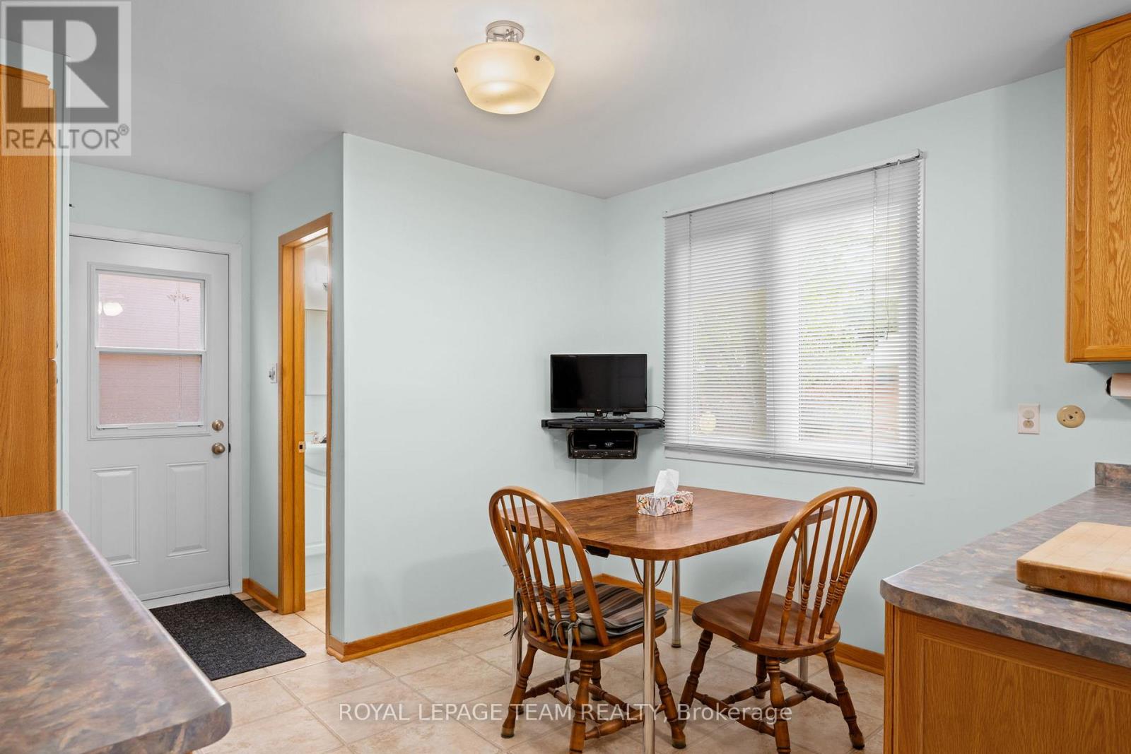 7 Centrepark Drive Property Photo 16