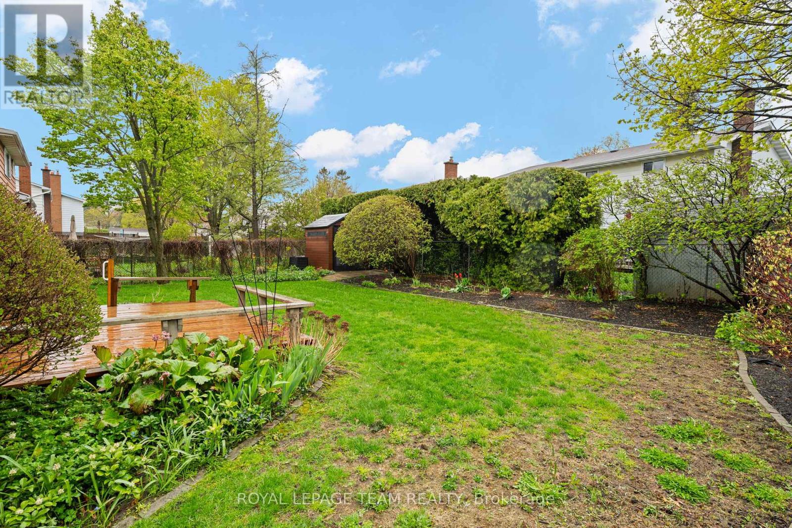 7 Centrepark Drive Property Photo 35