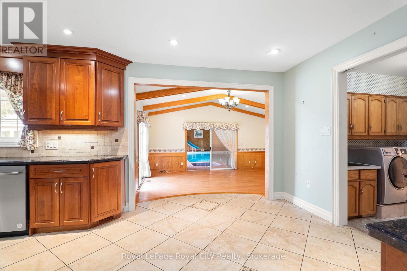 4646 Sideroad 20 N Property Photo 11