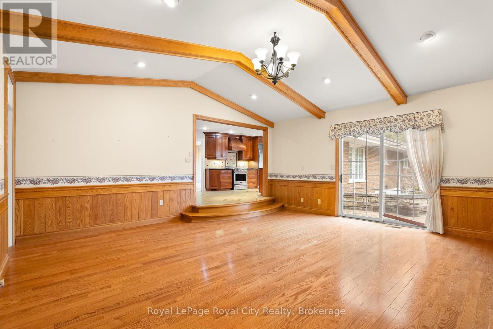 4646 Sideroad 20 N Property Photo 12