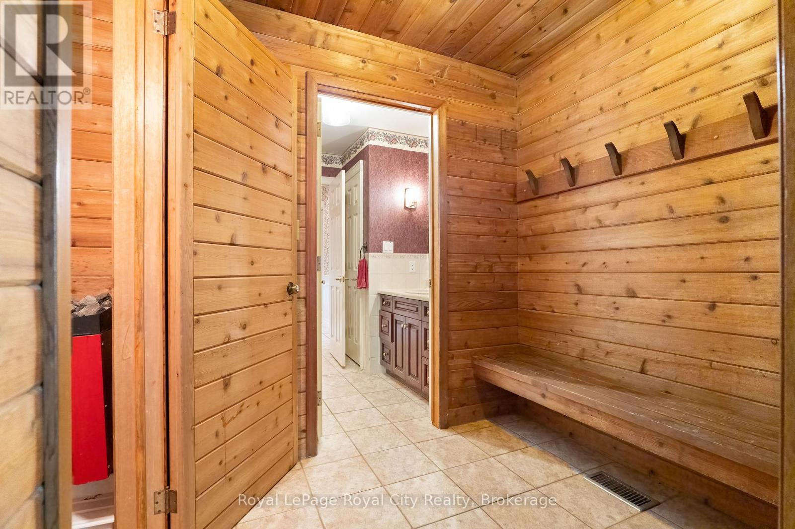 4646 Sideroad 20 N Property Photo 17