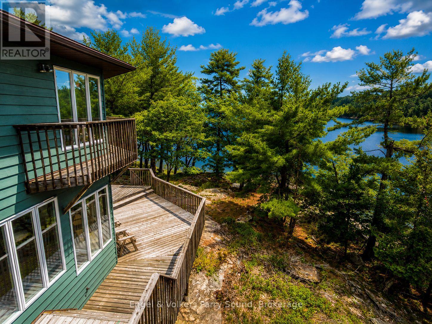 1 Loon Bay Property Photo 5