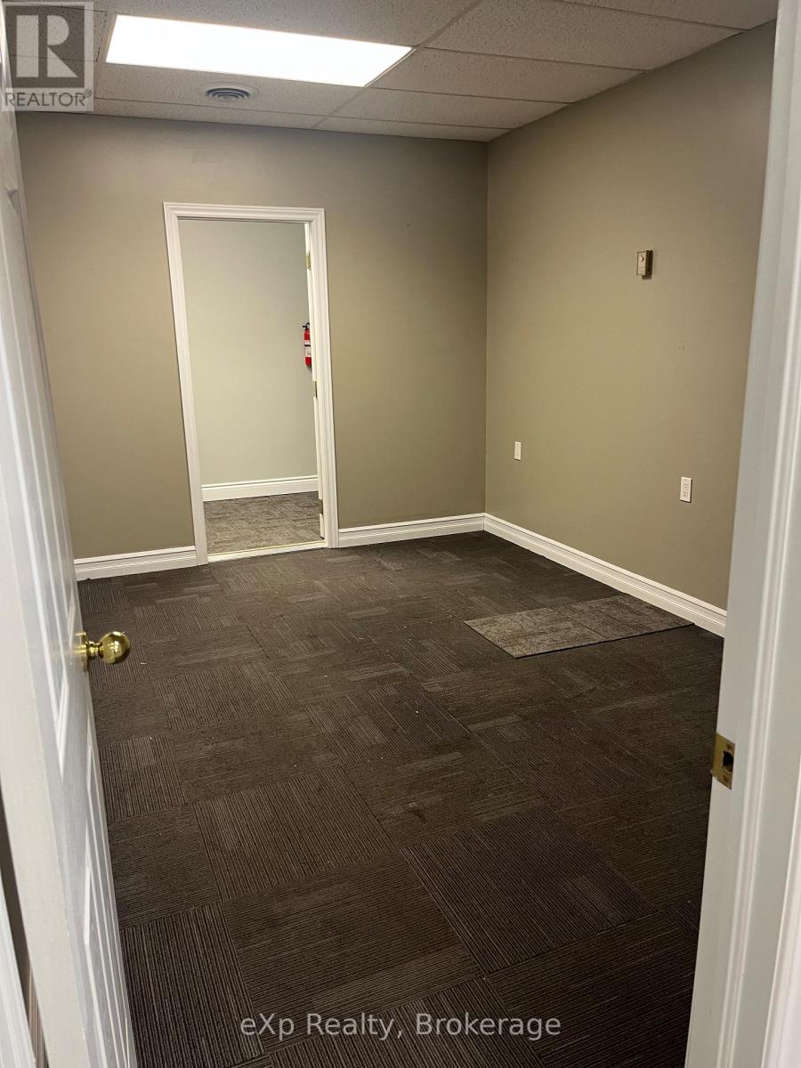 807 Queen Street Property Photo 2