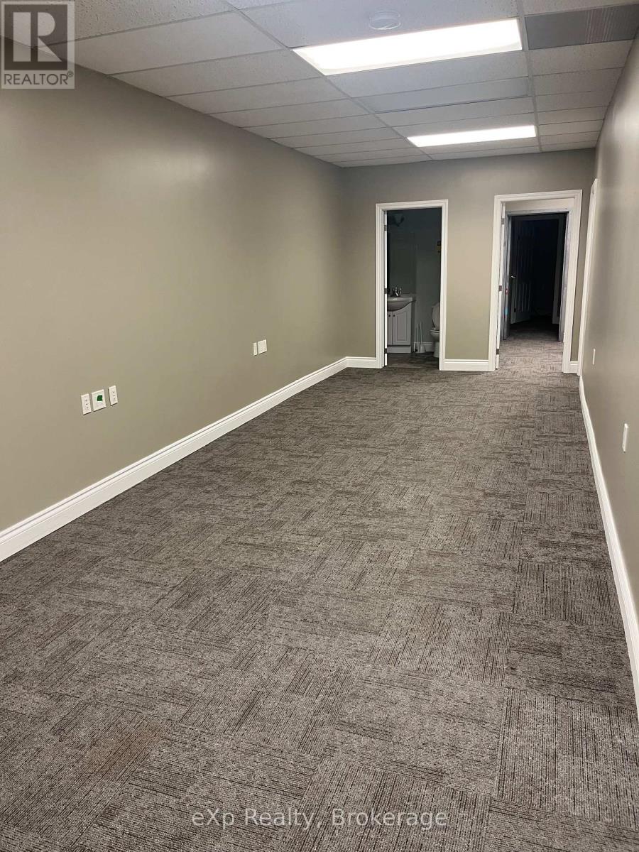 807 Queen Street Property Photo 3