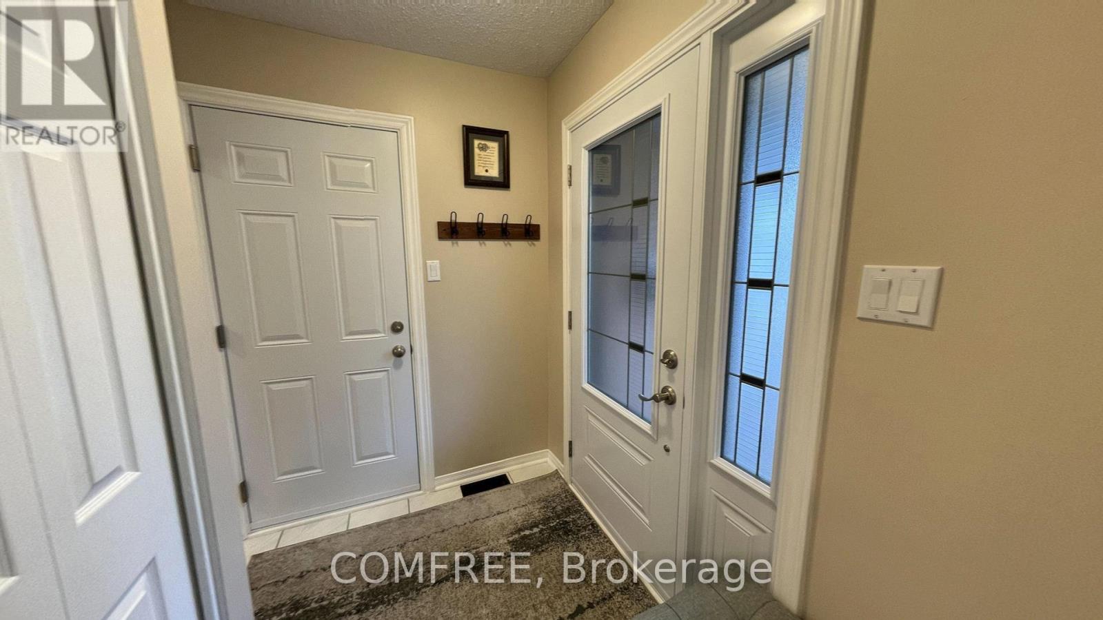10 Durbin Court Property Photo 2