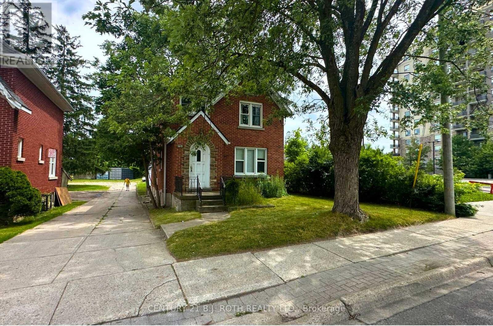205-209 Erb Street W Property Photo 9
