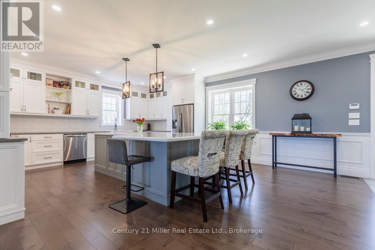 5583 Third Line Property Photo 5