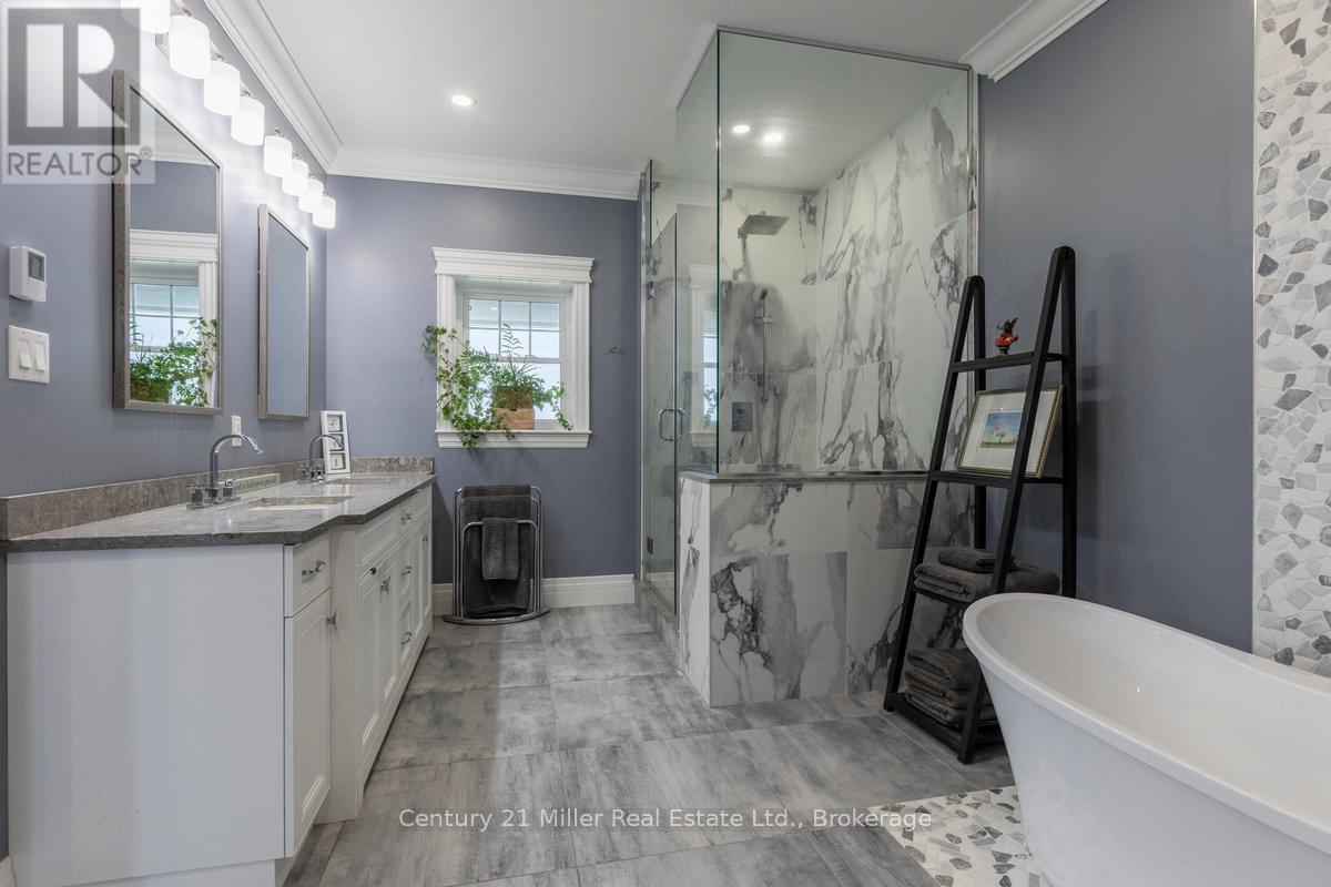5583 Third Line Property Photo 15