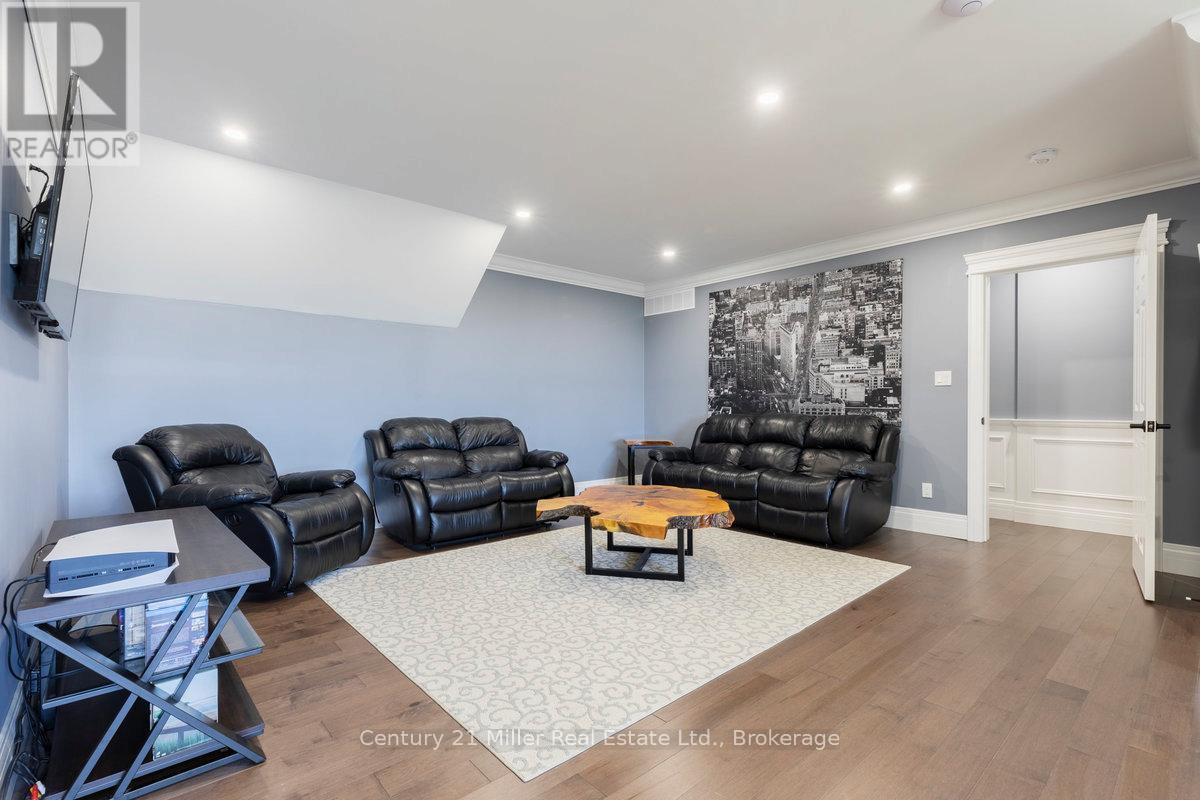 5583 Third Line Property Photo 23