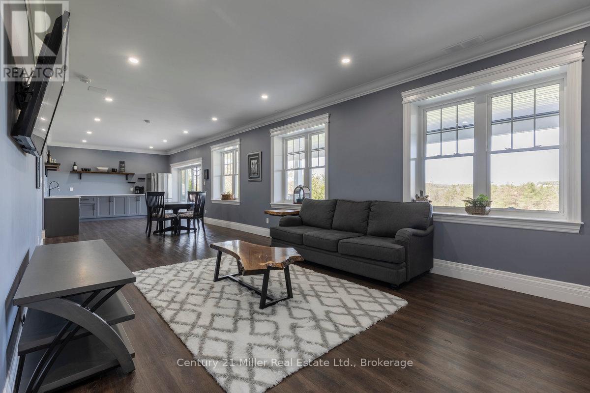 5583 Third Line Property Photo 26