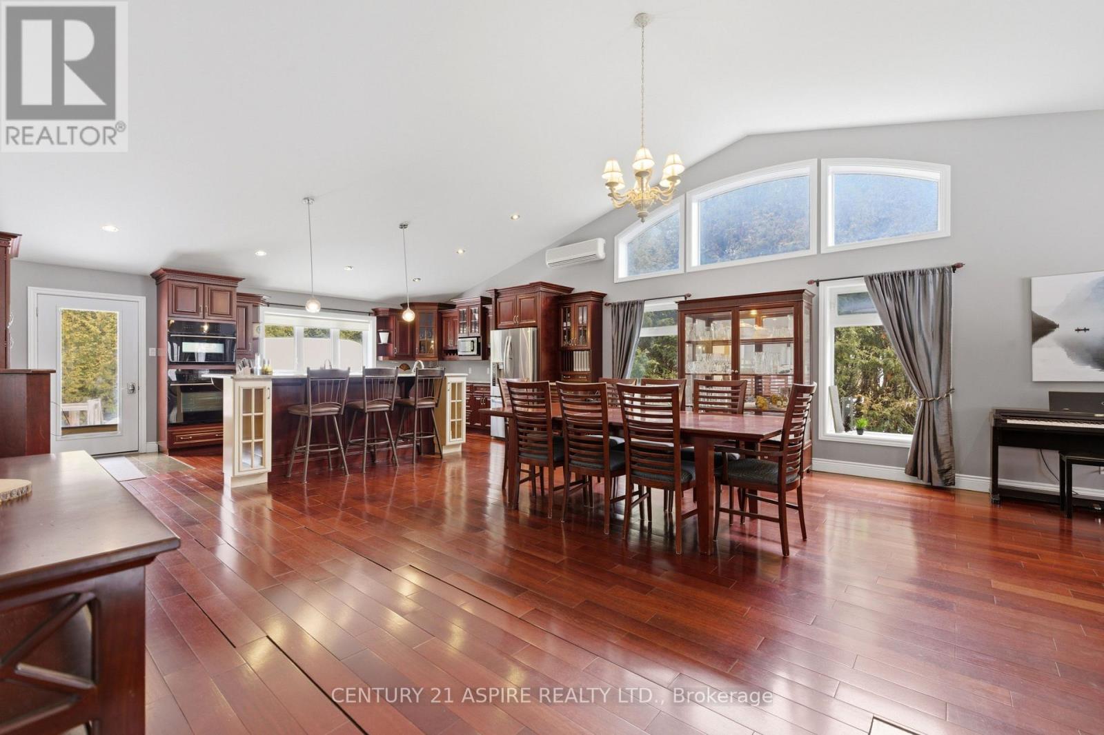 84 Pinewood Place Property Photo 7