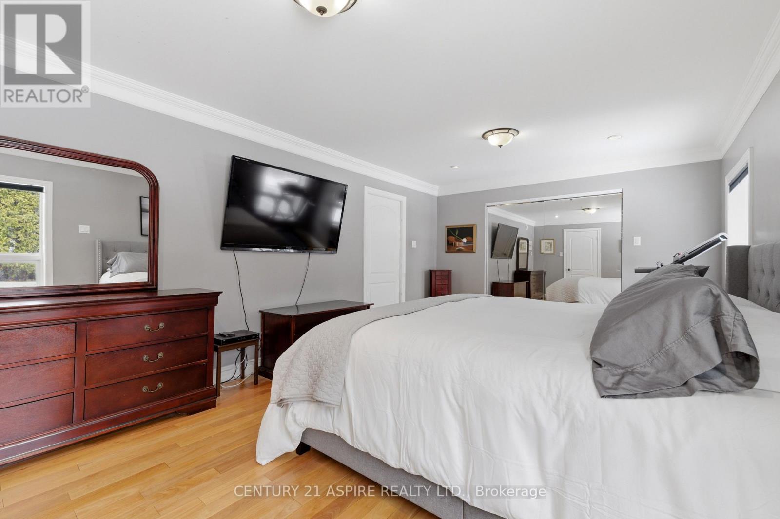 84 Pinewood Place Property Photo 15