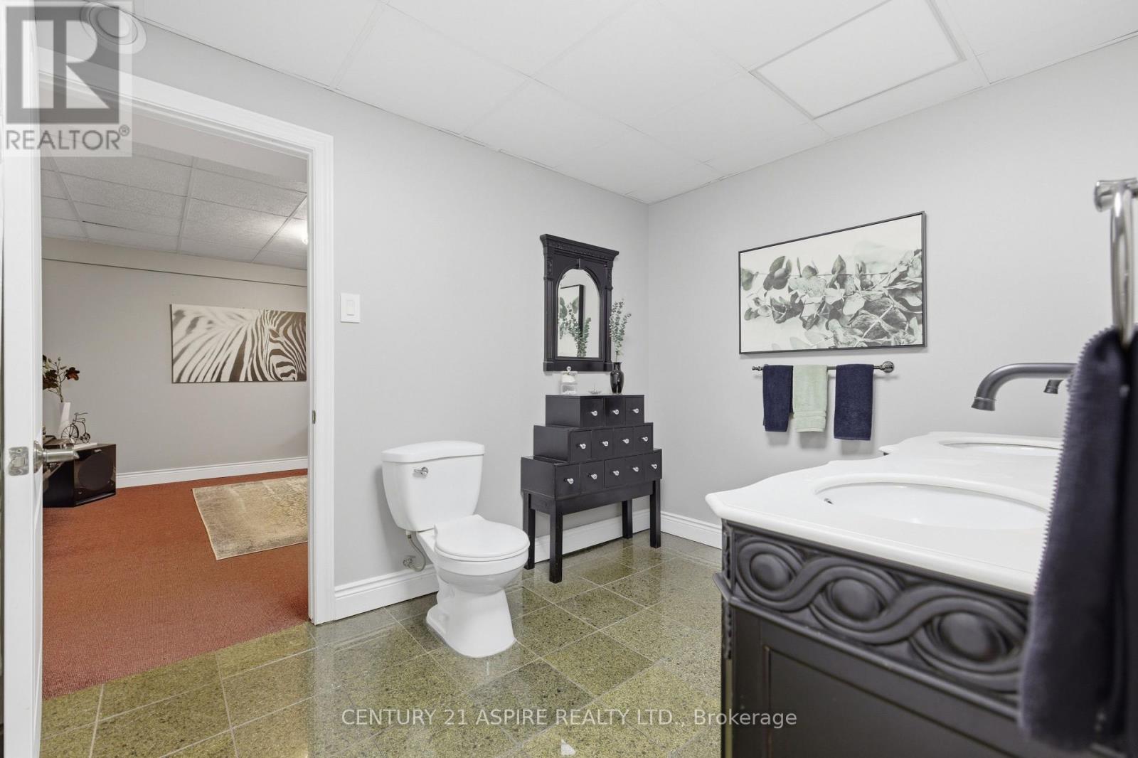 84 Pinewood Place Property Photo 36