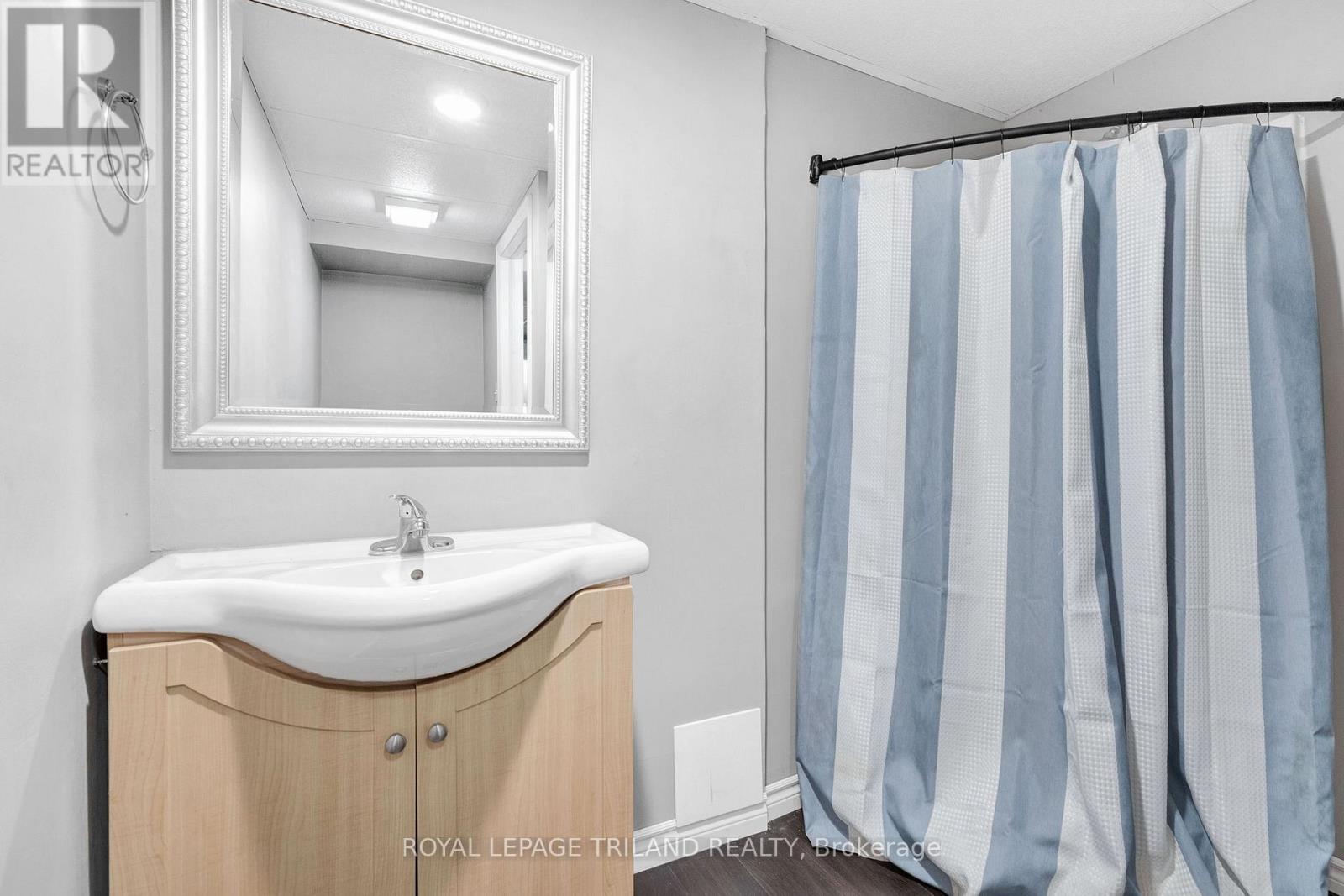 148 Salisbury Drive Property Photo 41