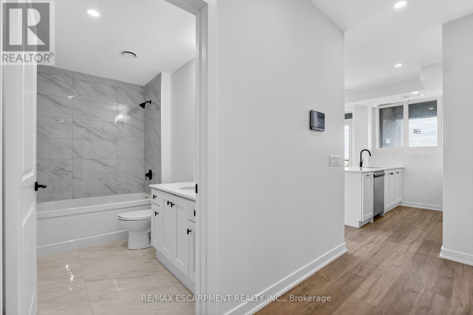 707 - 461 Green Road W Property Photo 6
