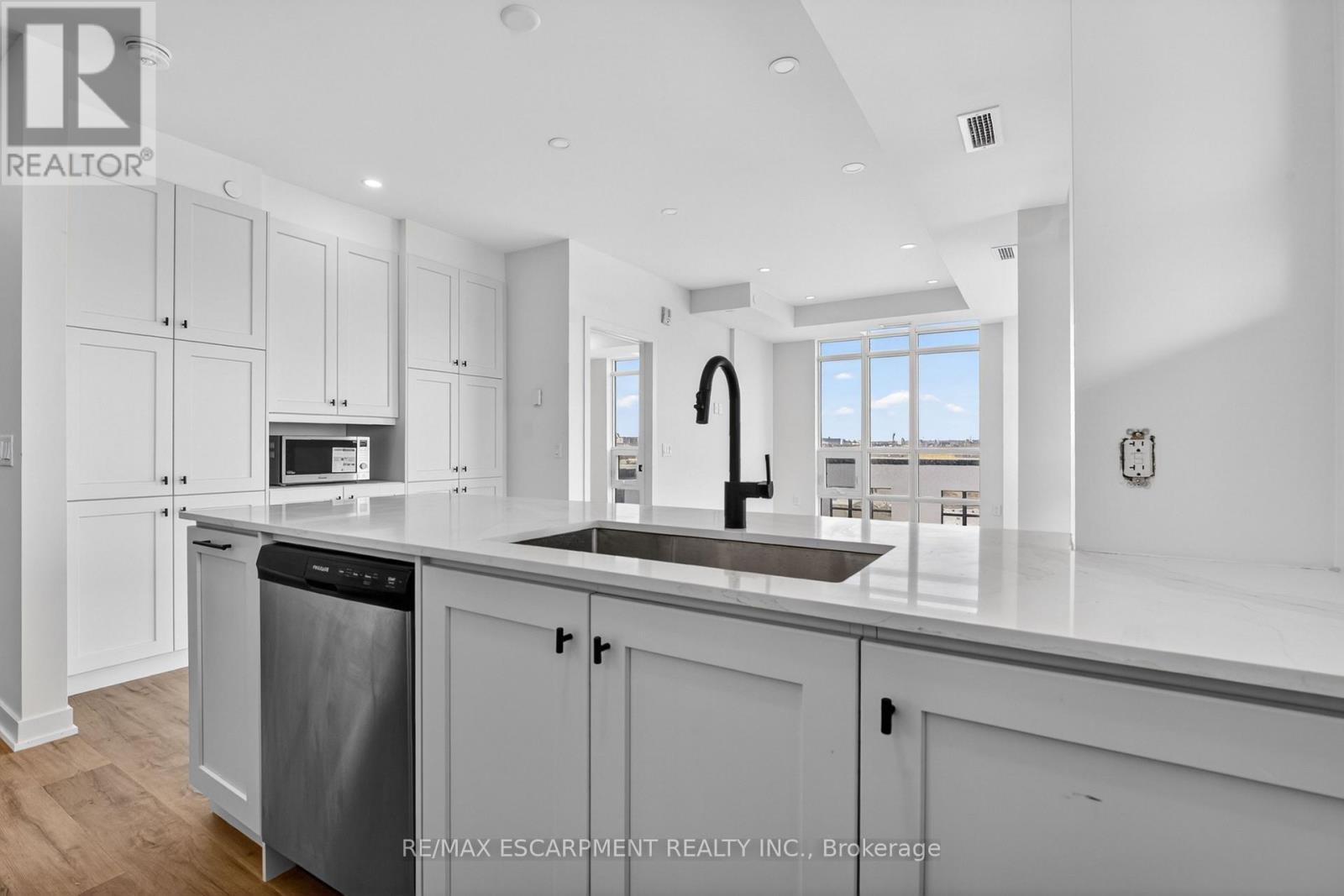707 - 461 Green Road W Property Photo 10