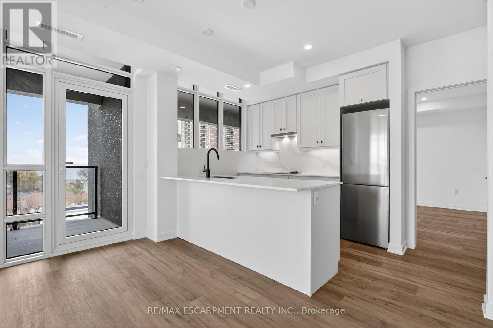 707 - 461 Green Road W Property Photo 11