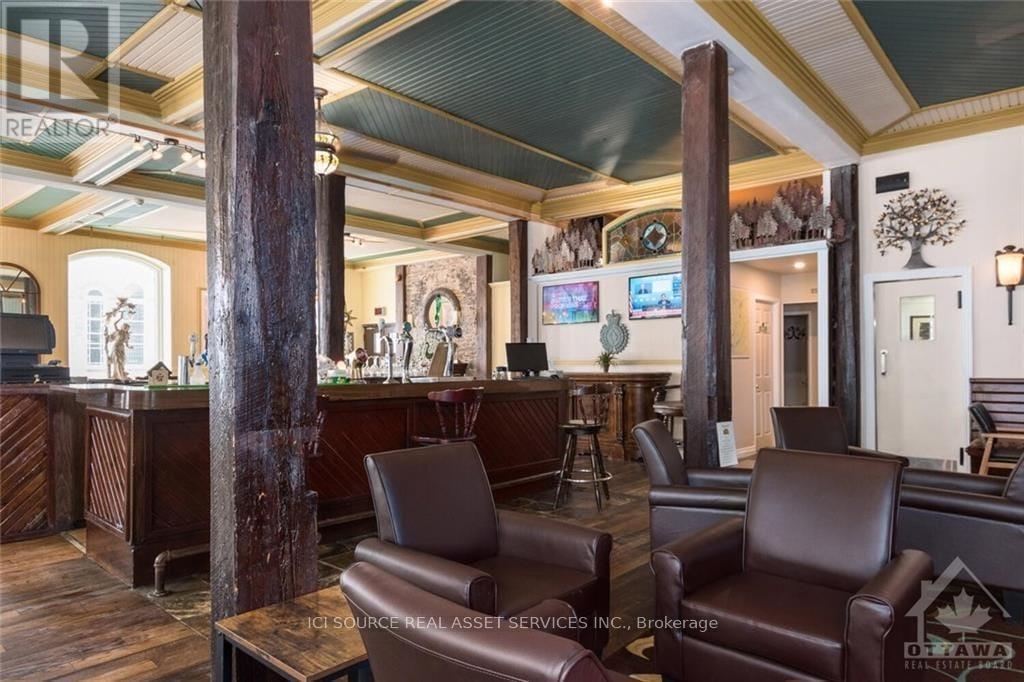111 St Lawrence Street Property Photo 3
