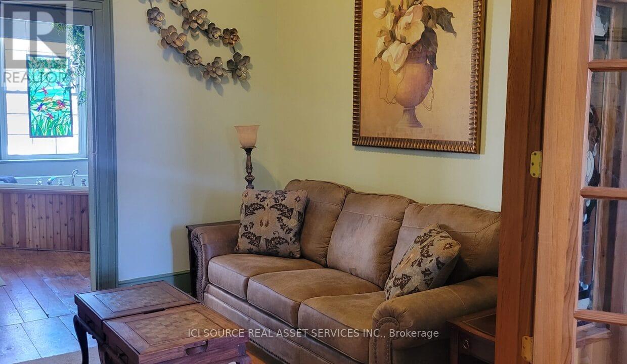 111 St Lawrence Street Property Photo 11
