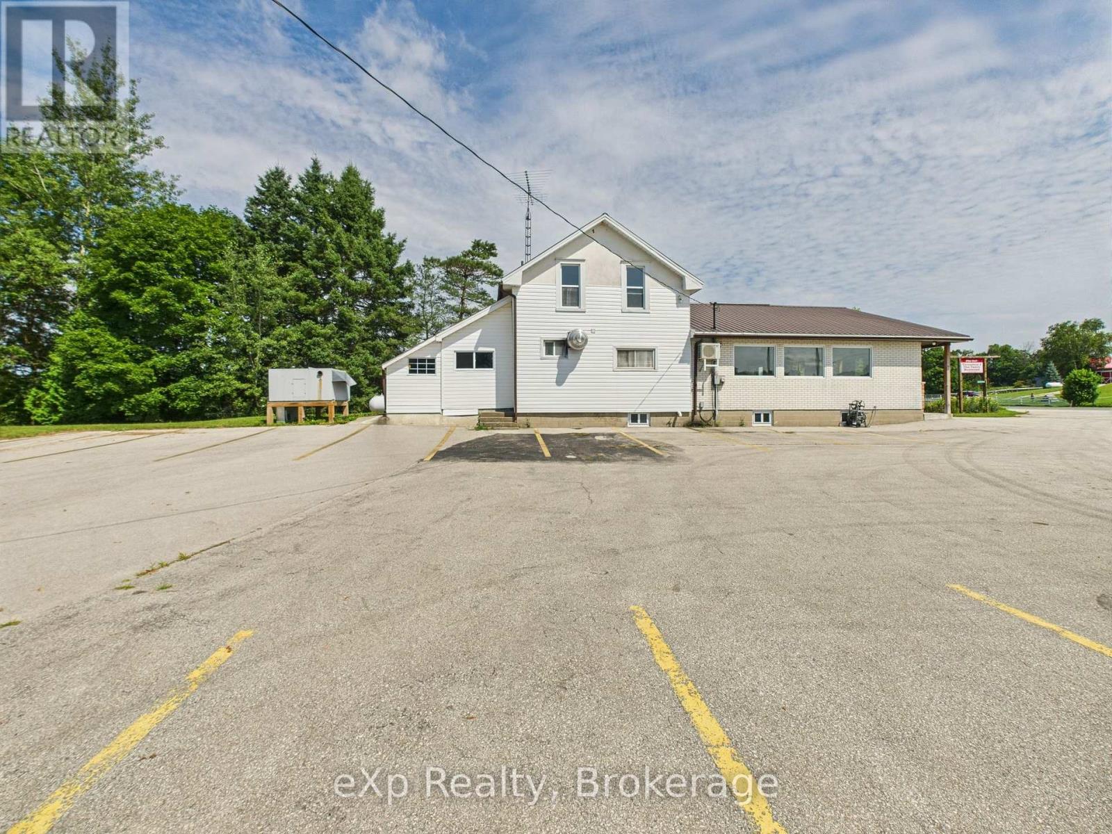 315194 Highway 6 Property Photo 4
