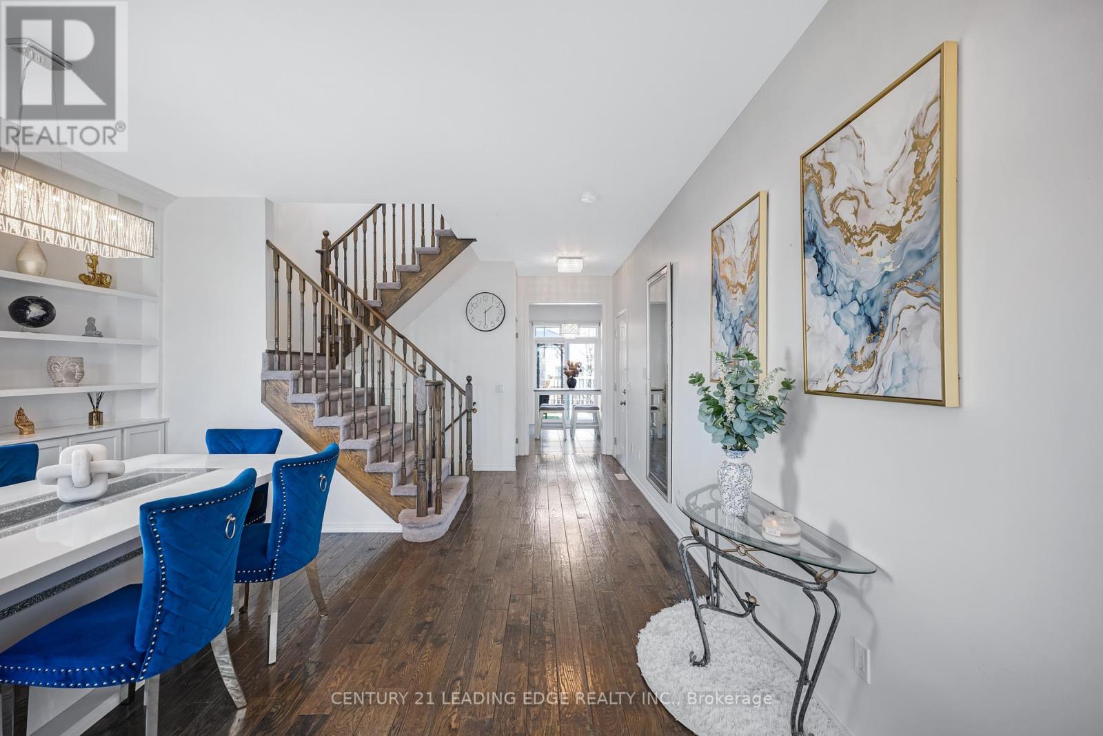 720 Fisher Street E Property Photo 4