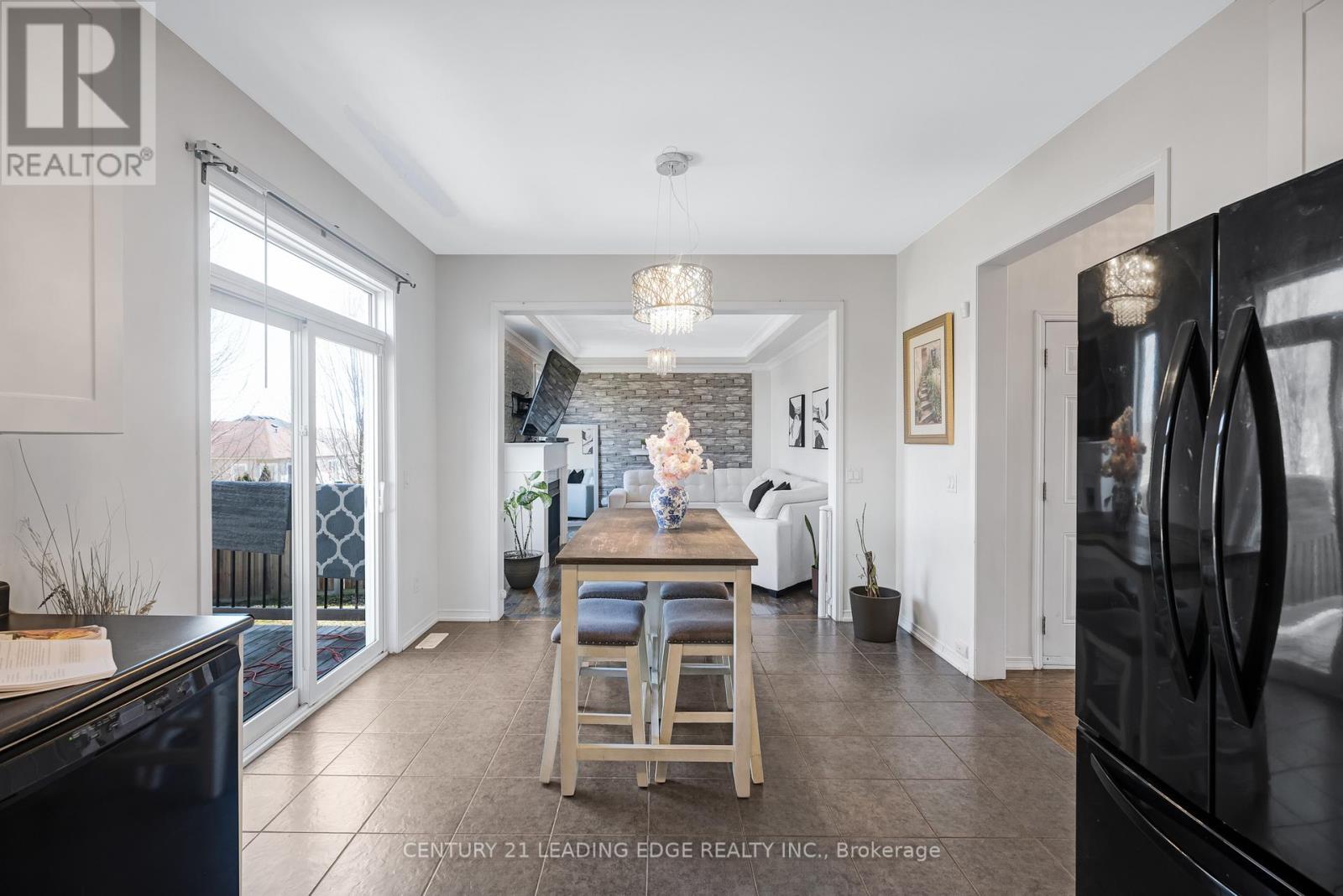 720 Fisher Street E Property Photo 11