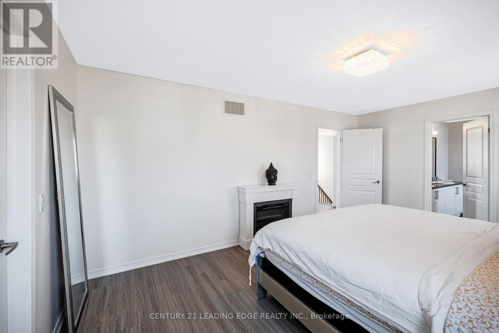 720 Fisher Street E Property Photo 21