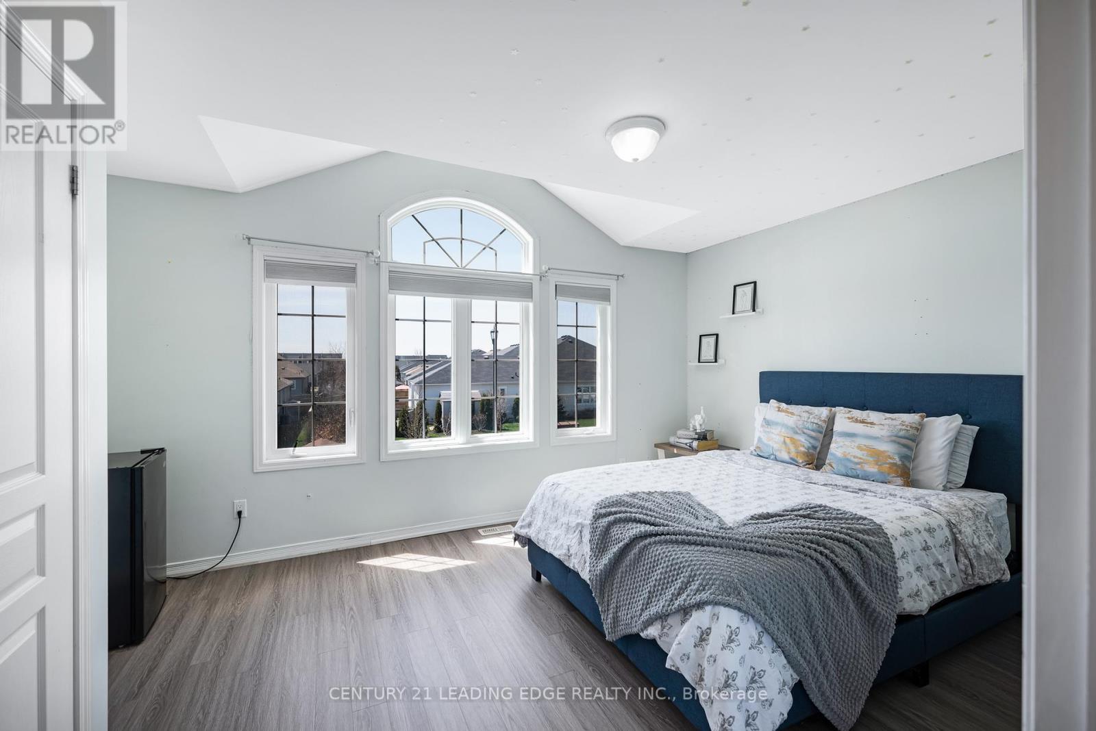 720 Fisher Street E Property Photo 27