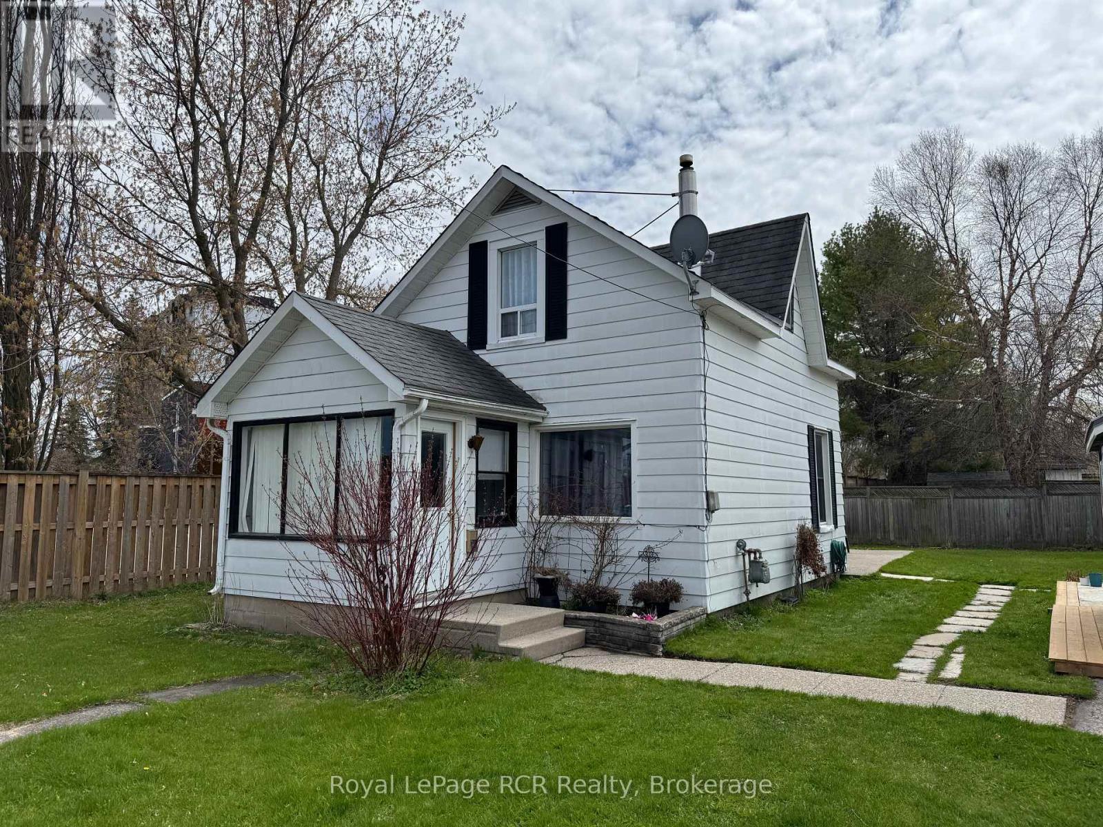 381 14TH STREET W