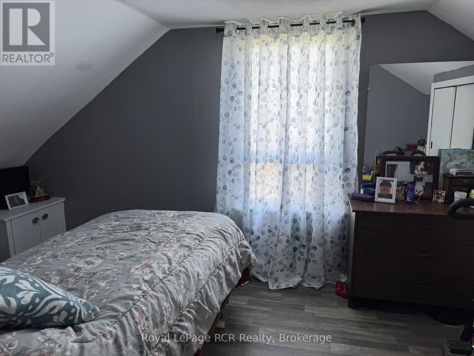 381 14th Street W Property Photo 7