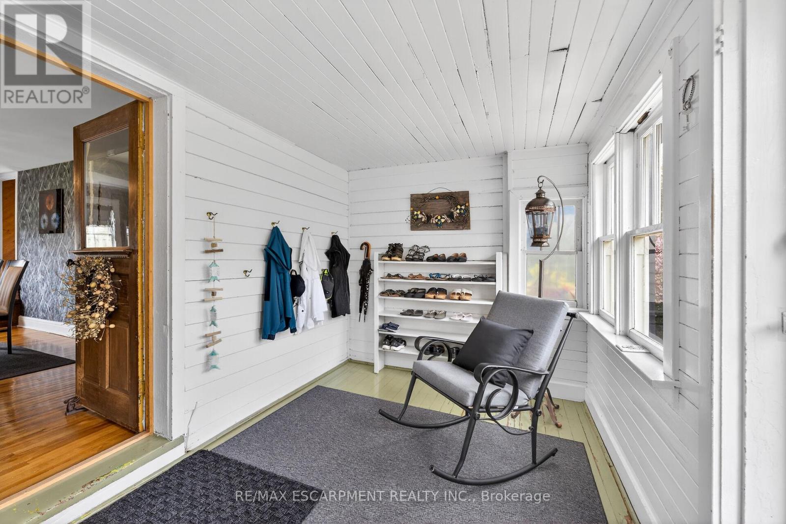 35 Ottawa Street S Property Photo 6