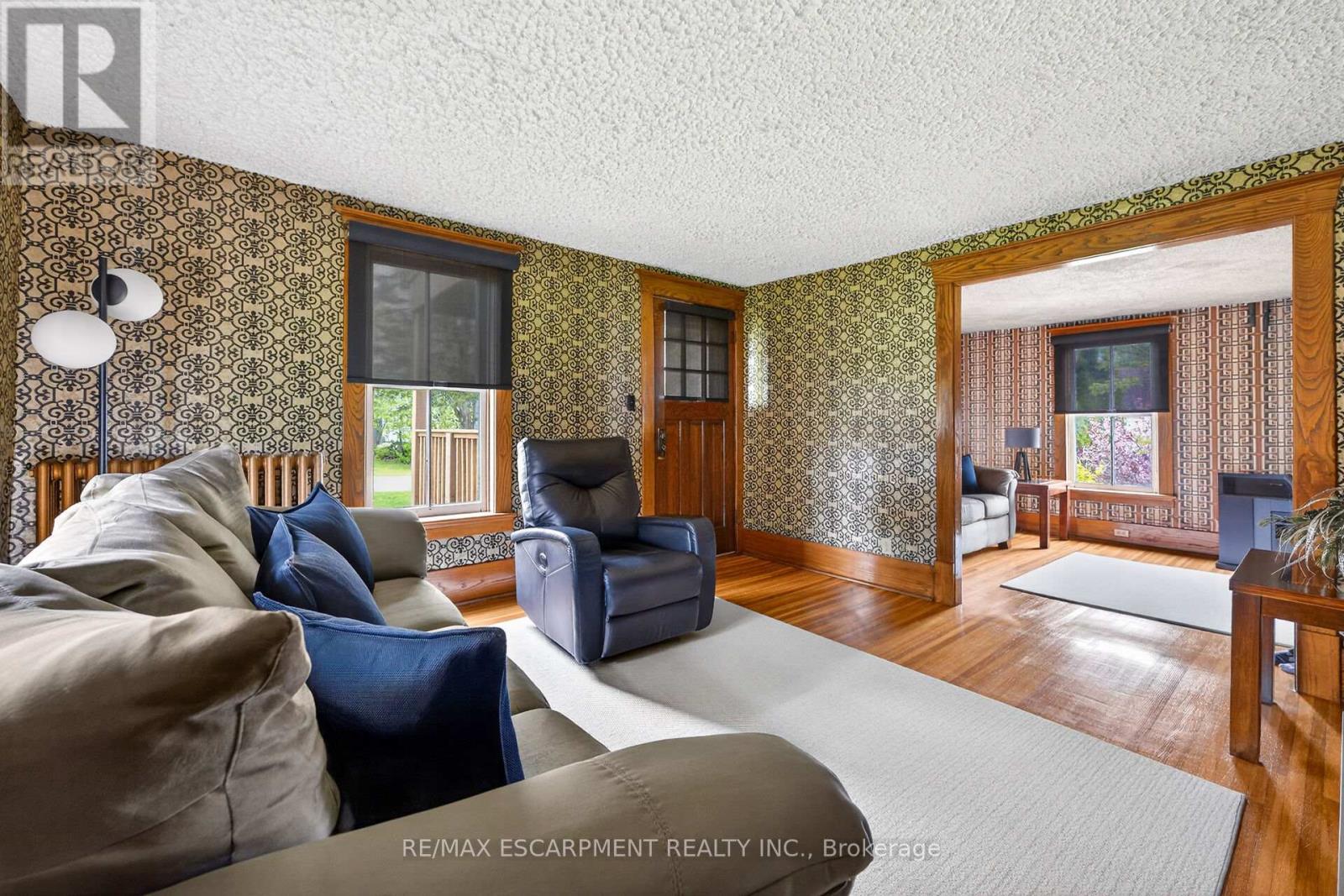 35 Ottawa Street S Property Photo 10