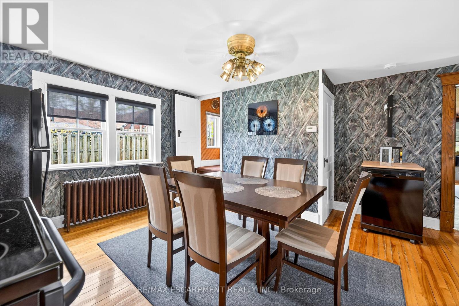 35 Ottawa Street S Property Photo 20