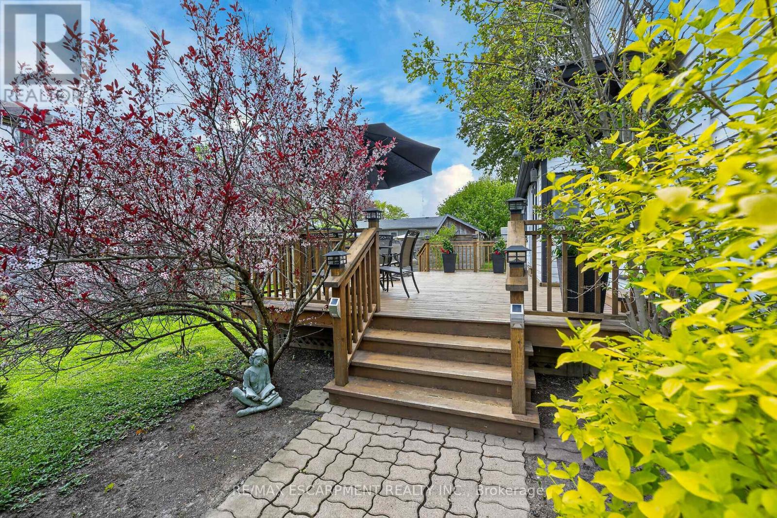 35 Ottawa Street S Property Photo 30