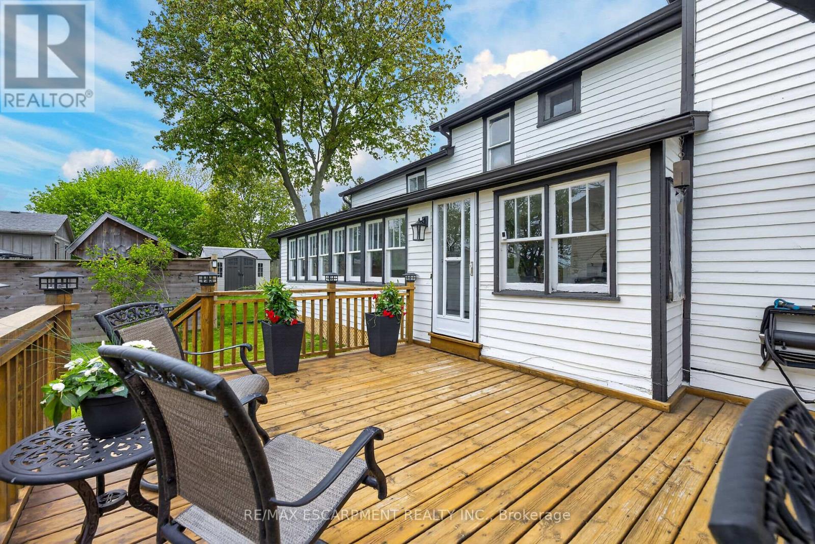 35 Ottawa Street S Property Photo 31