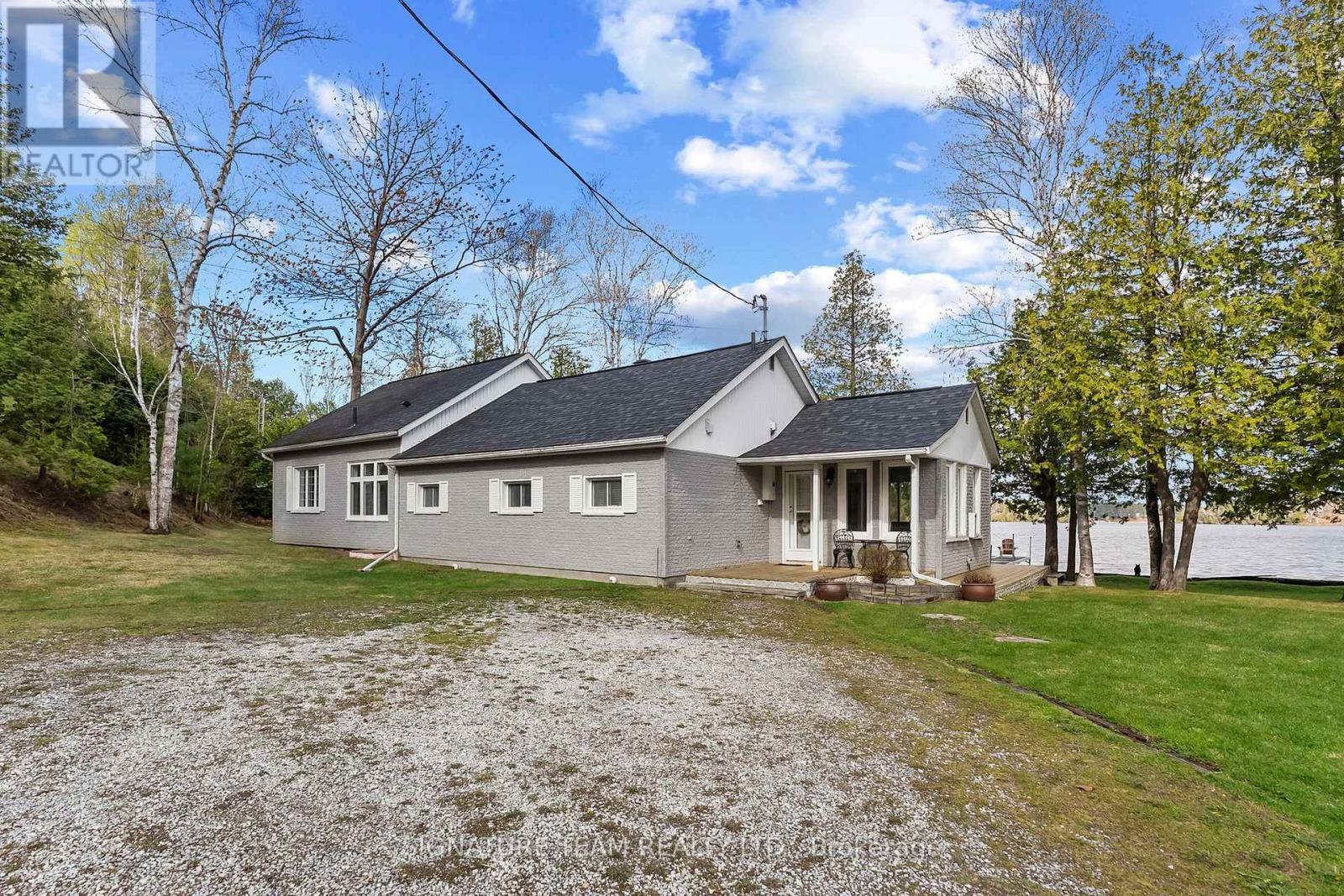 32b Lefty Lane Property Photo 1