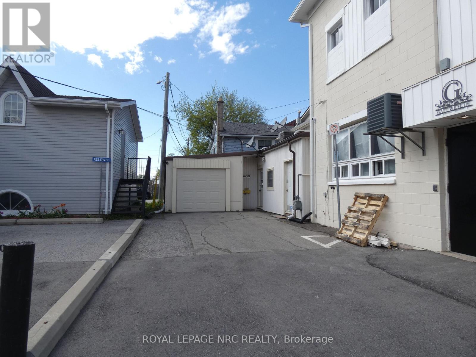 8190-94 Cummington Square W Property Photo 6