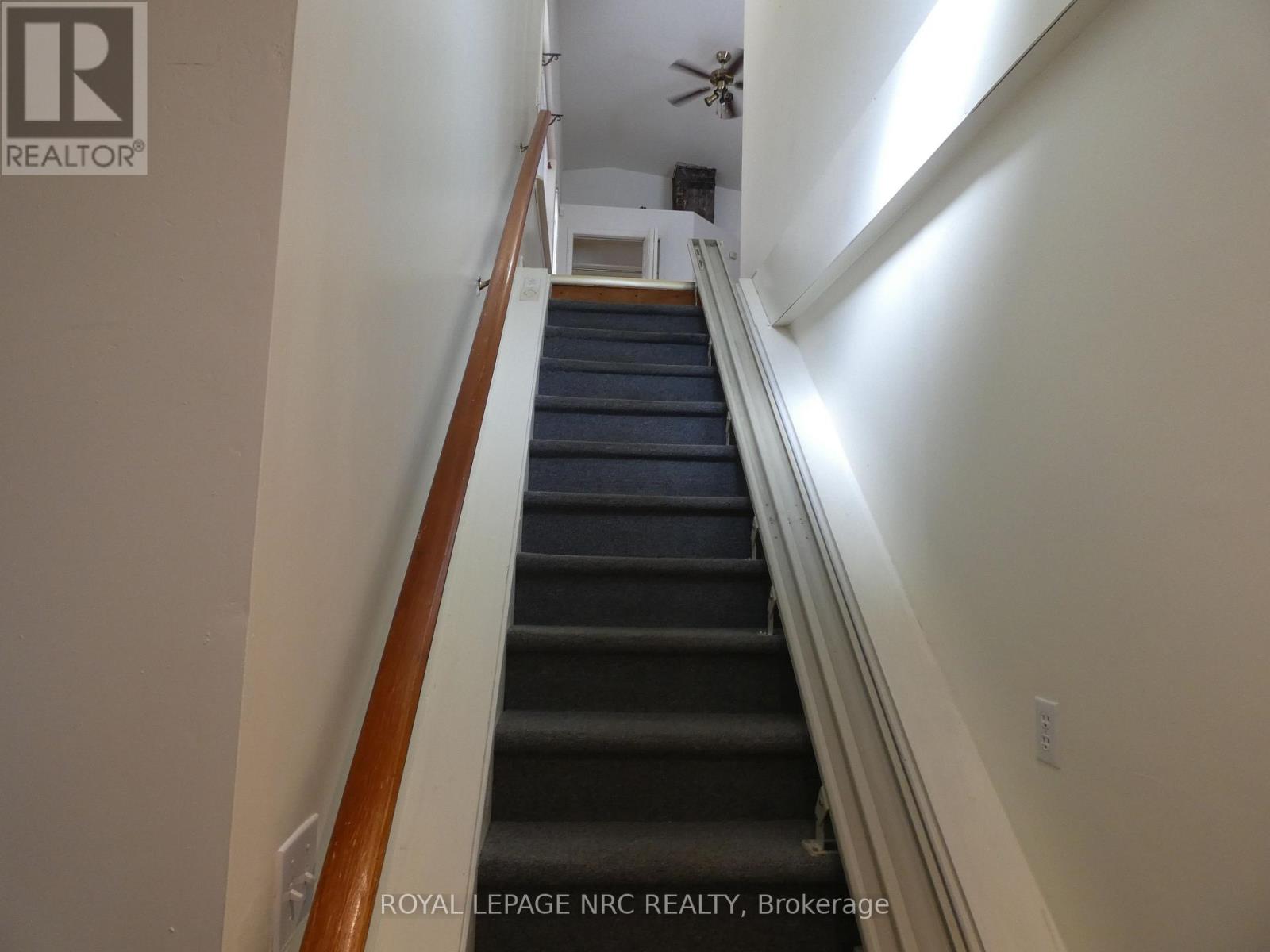 8190-94 Cummington Square W Property Photo 8