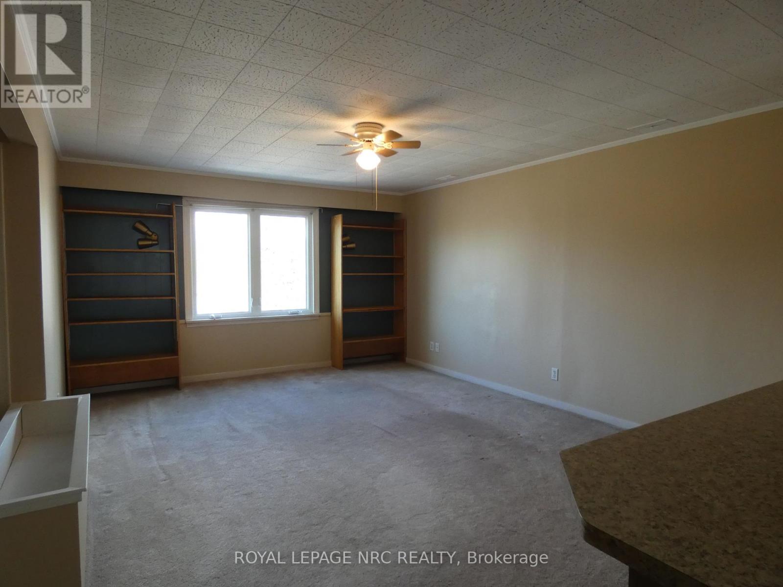 8190-94 Cummington Square W Property Photo 9
