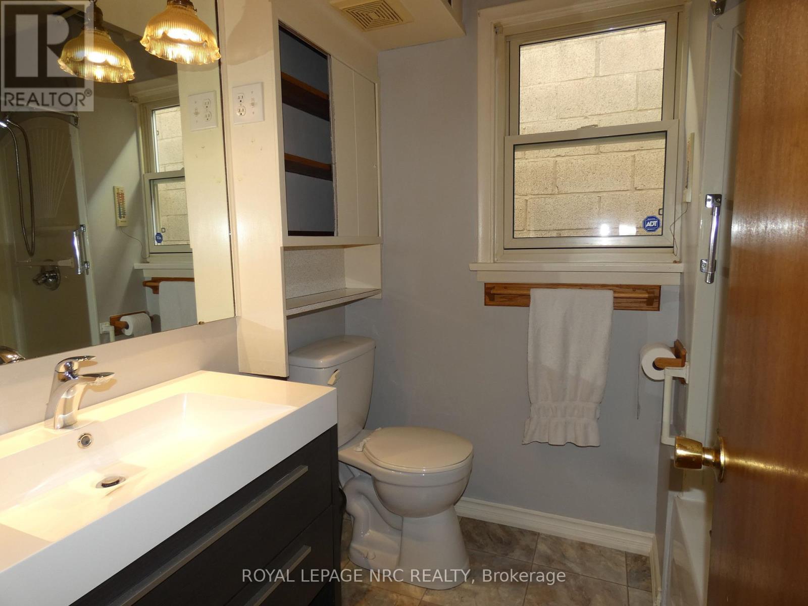 8190-94 Cummington Square W Property Photo 15