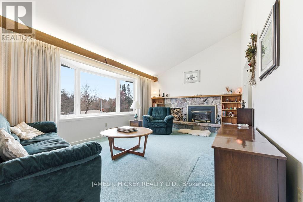 250 Thomas Street Property Photo 7
