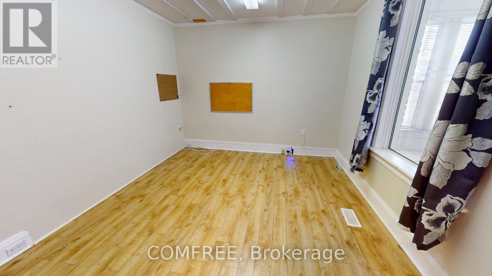 1405 King Street E Property Photo 8