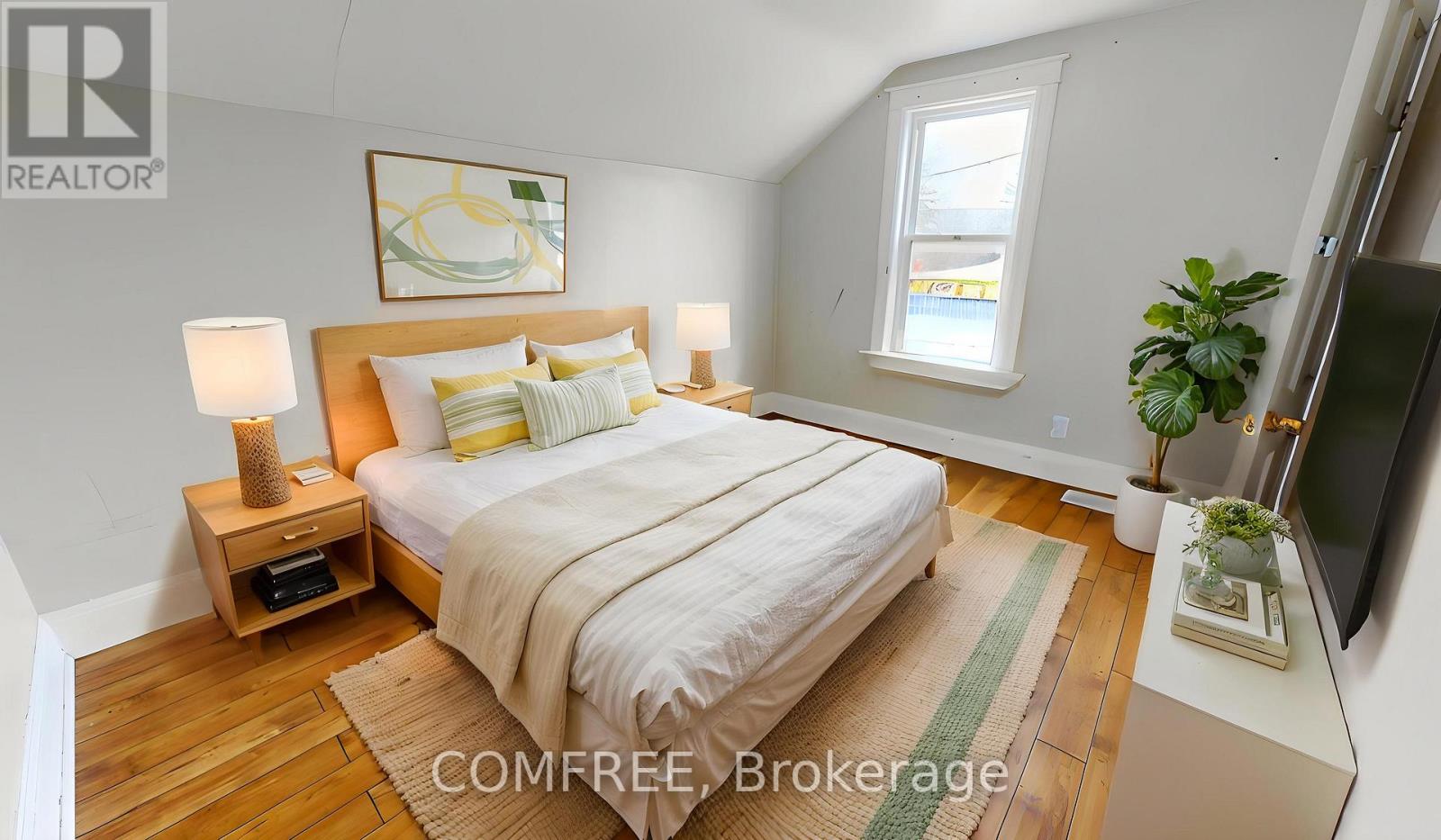 1405 King Street E Property Photo 16