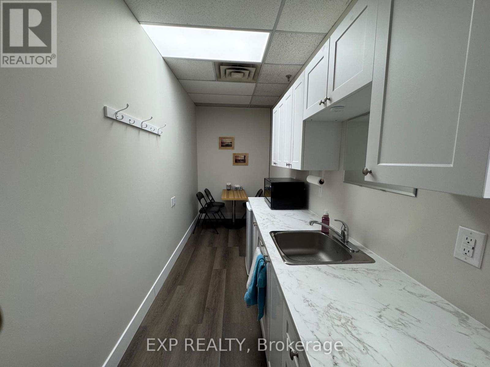 206 - 101 Cherryhill Boulevard Property Photo 6