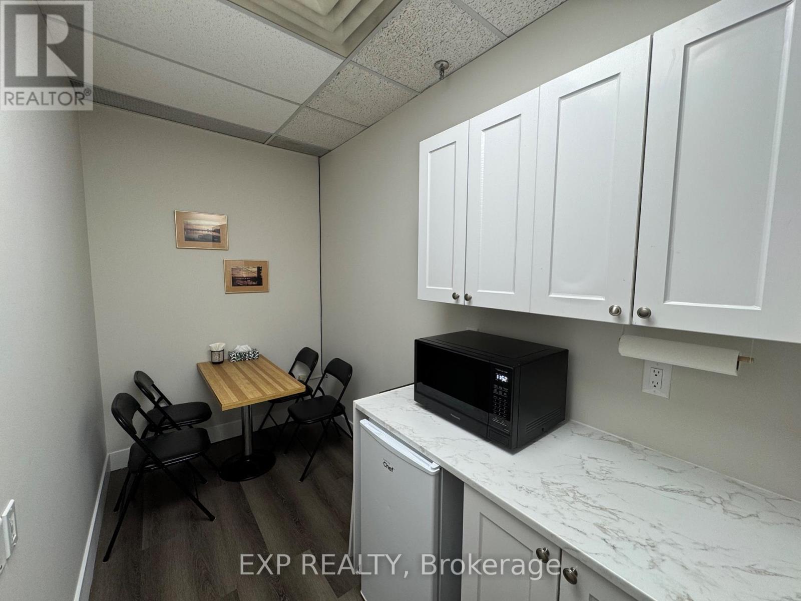 206 - 101 Cherryhill Boulevard Property Photo 7